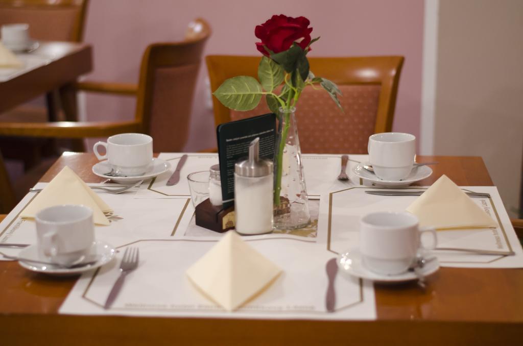 Hotel Zatisi Františkovy Lázně Zewnętrze zdjęcie
