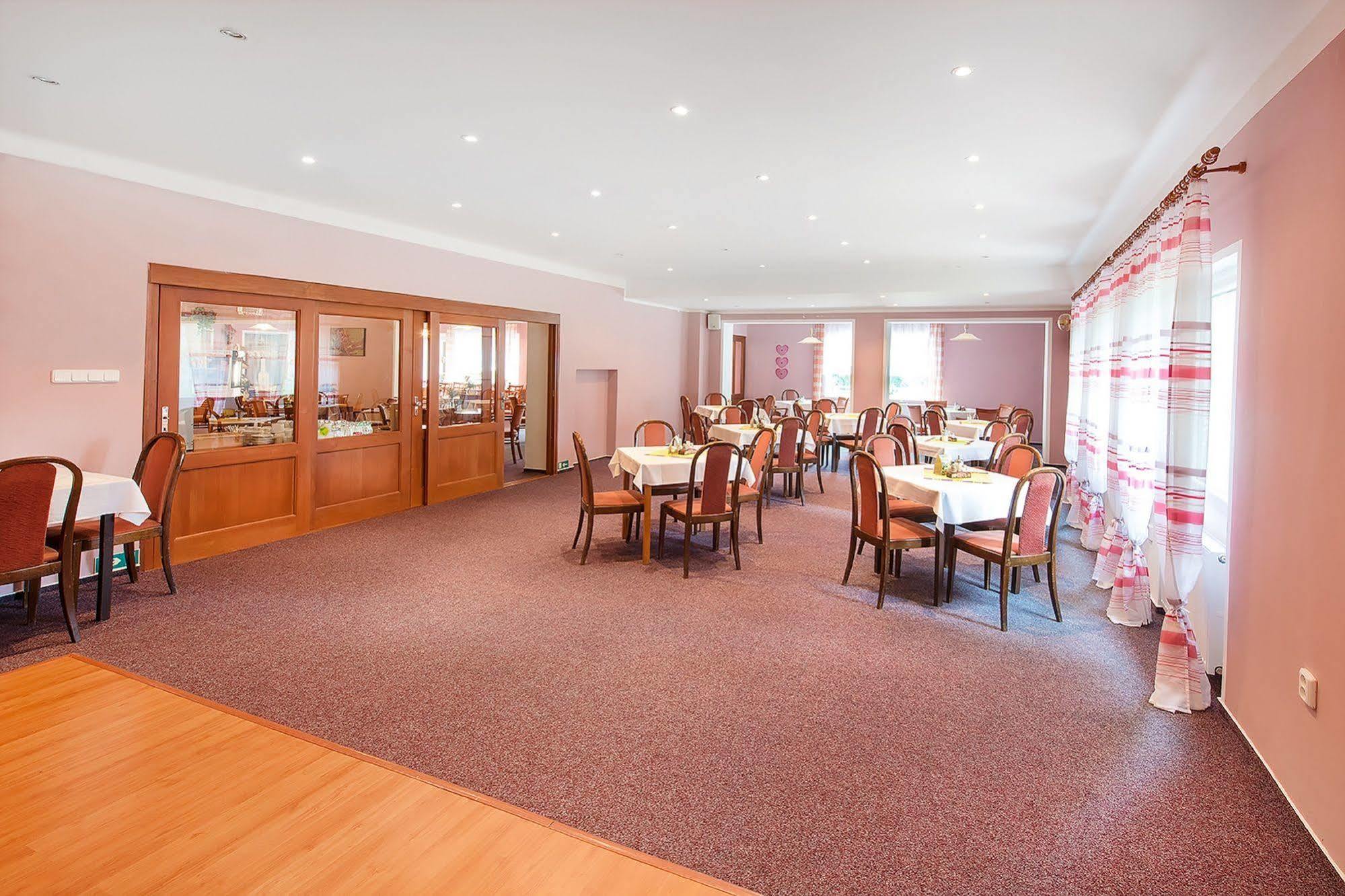 Hotel Zatisi Františkovy Lázně Zewnętrze zdjęcie